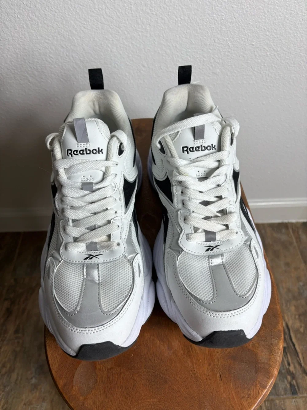 Reebok White Sneakers with Black Logo - Picture 6 of 6